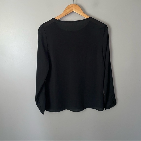 41 Hawthorne Lace accent long sleeve blouse - Picture 3 of 4